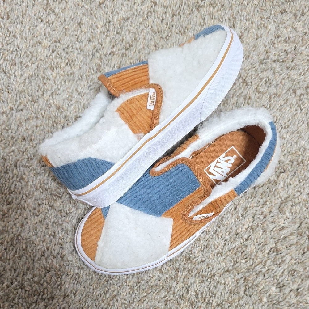 Vans Blue and Brown Slippers with Classic Design - Picture 3 of 3